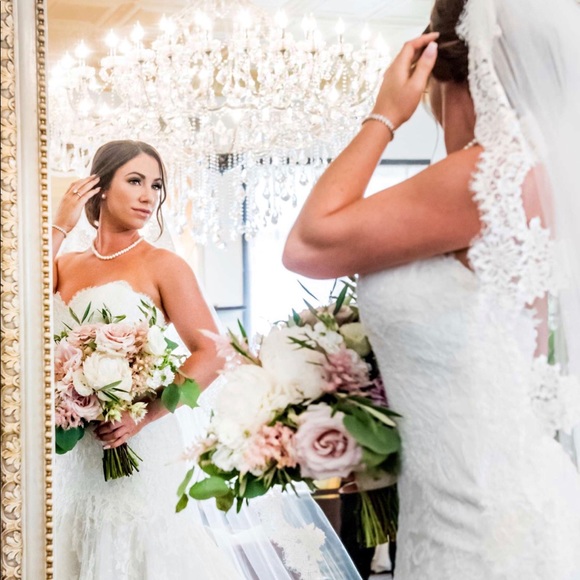 โข MEET ME โข - Picture 7 of 13